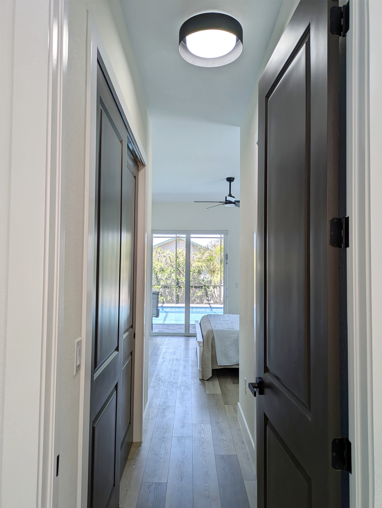 Bedroom 1stFloor hallway 00