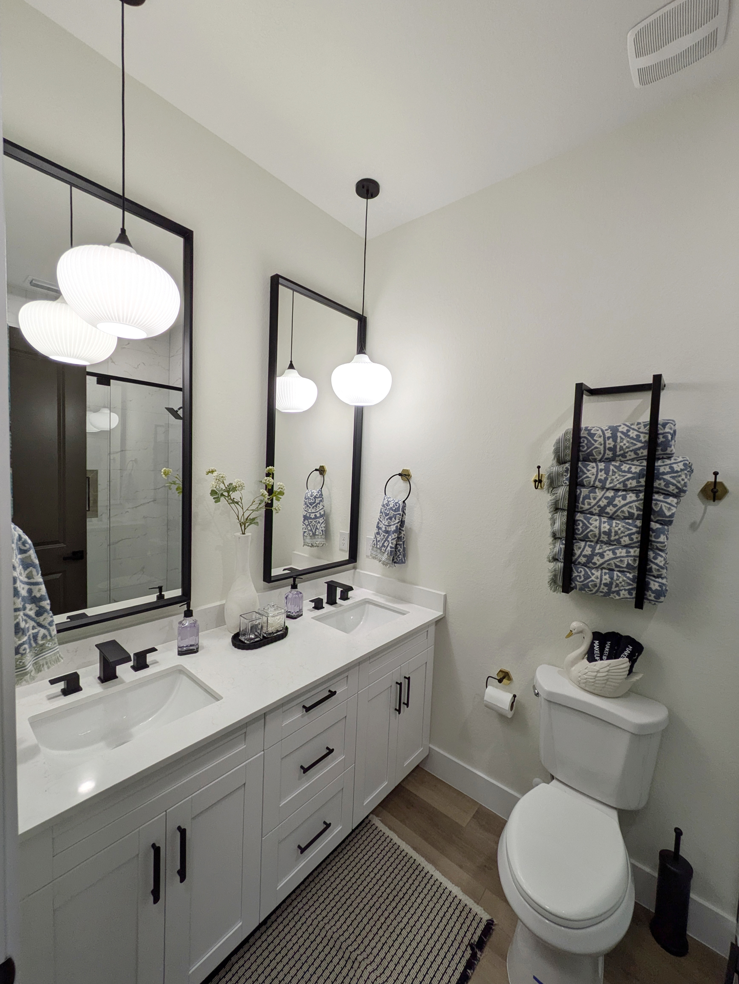 First Floor Bathroom2 00