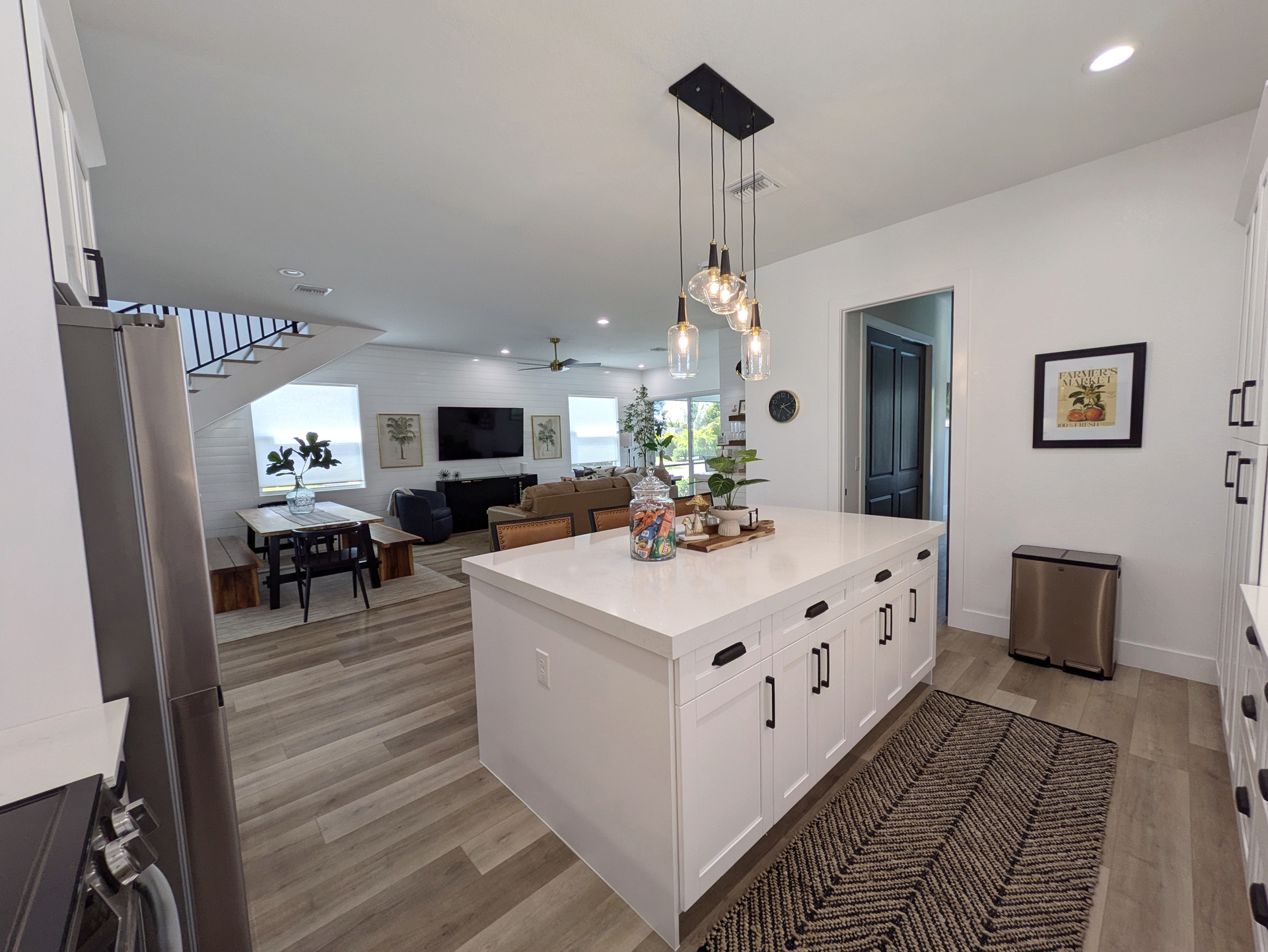 Kitchen to livingroom00