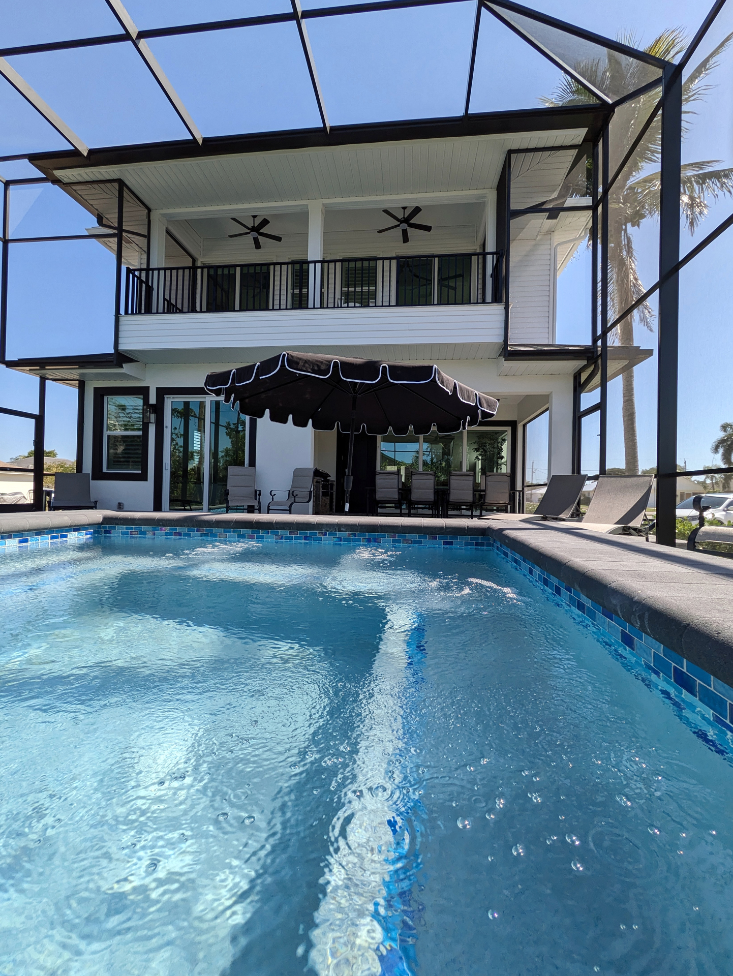 Lanai facing house 02