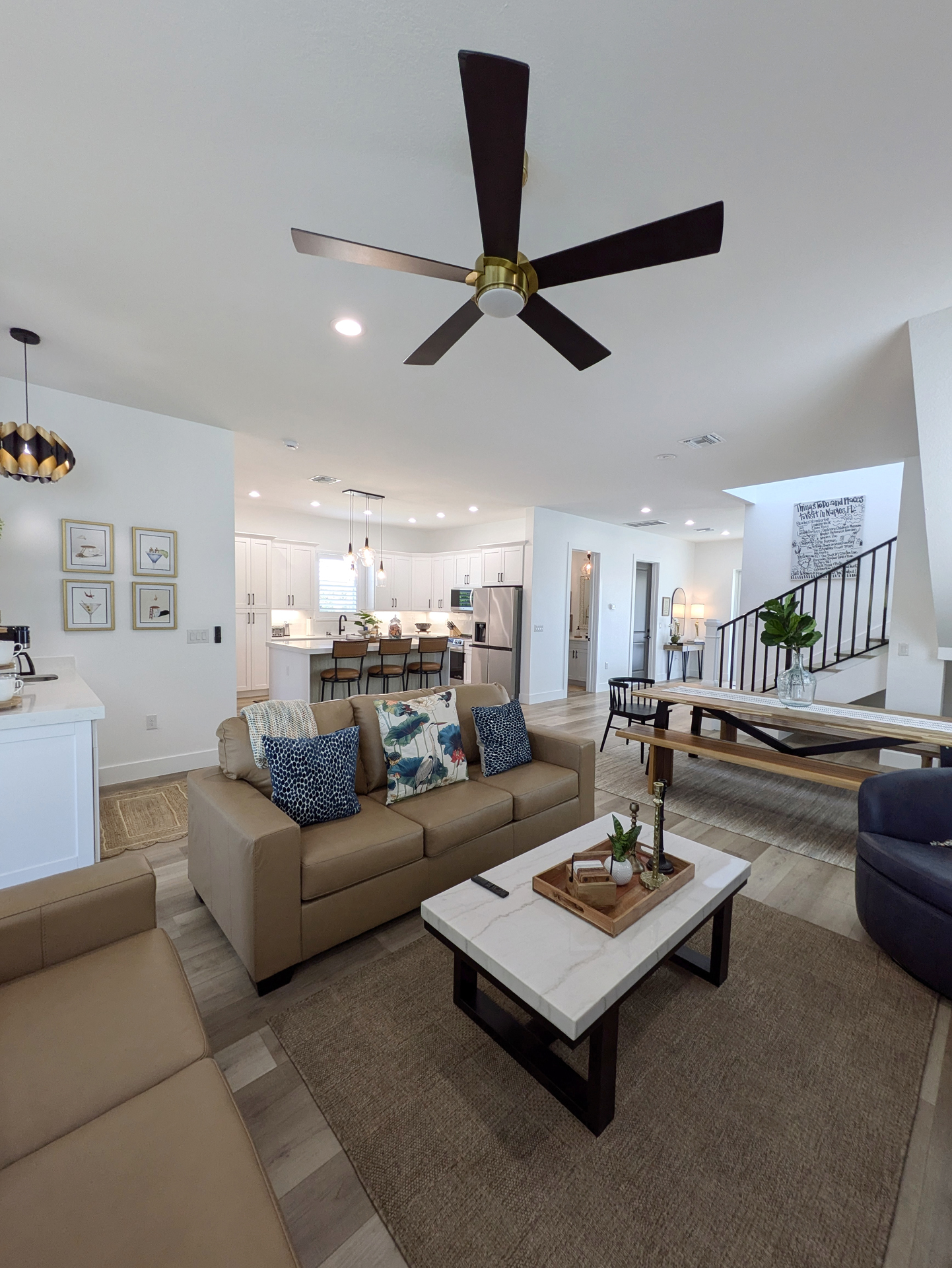 Livingroom across to kitched 00