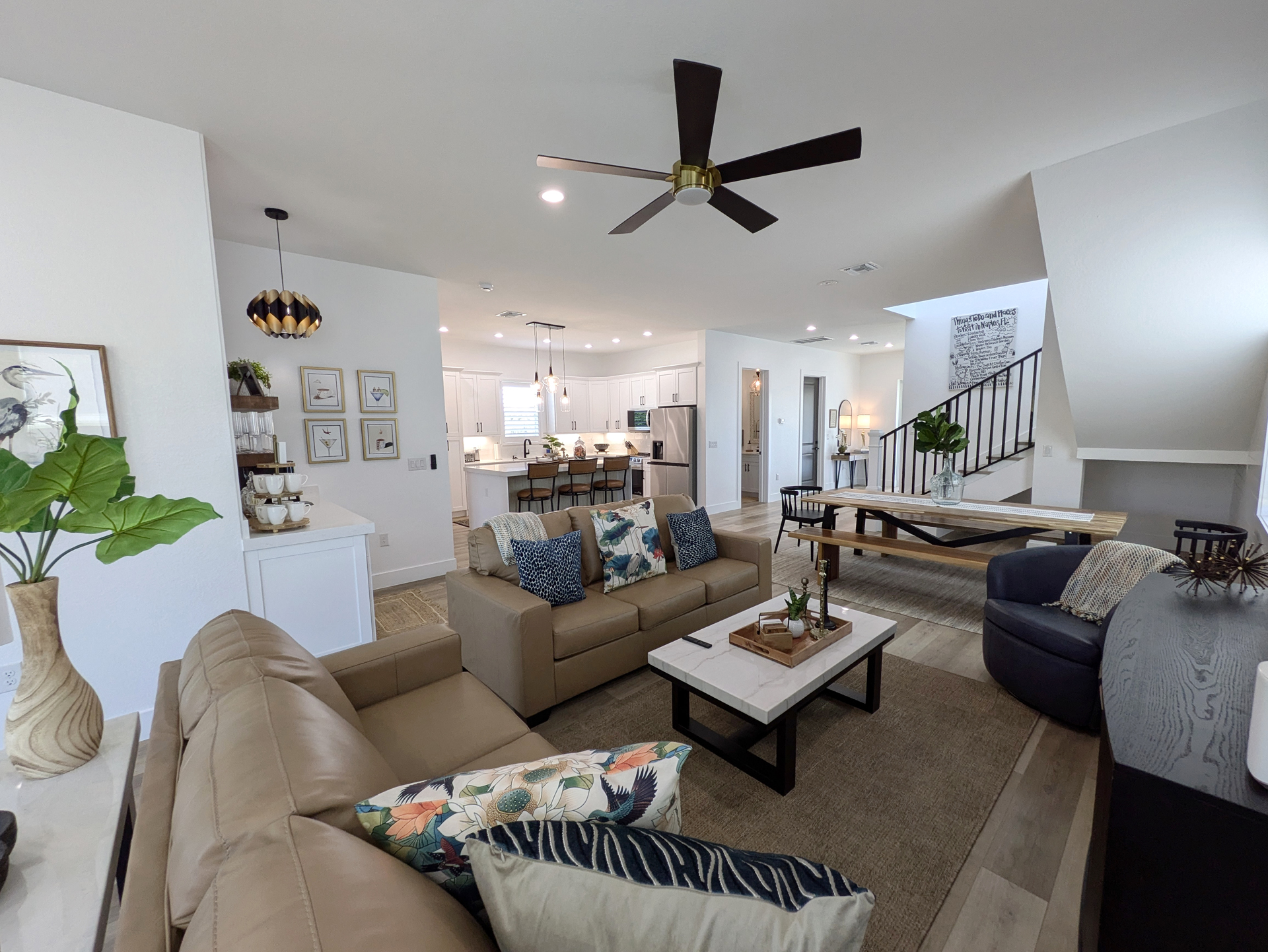 Livingroom across to kitched 01