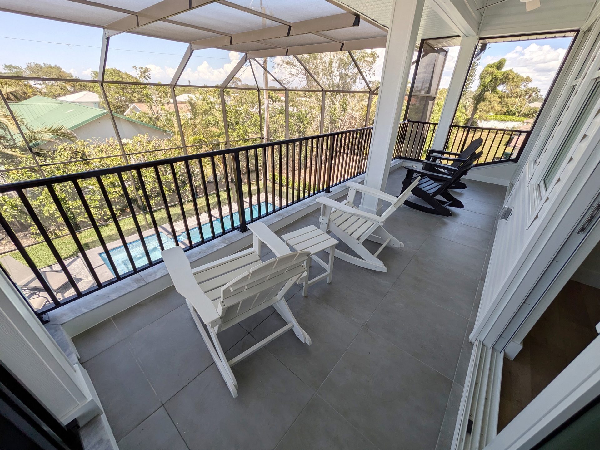 Second fl bdr2 balcony00