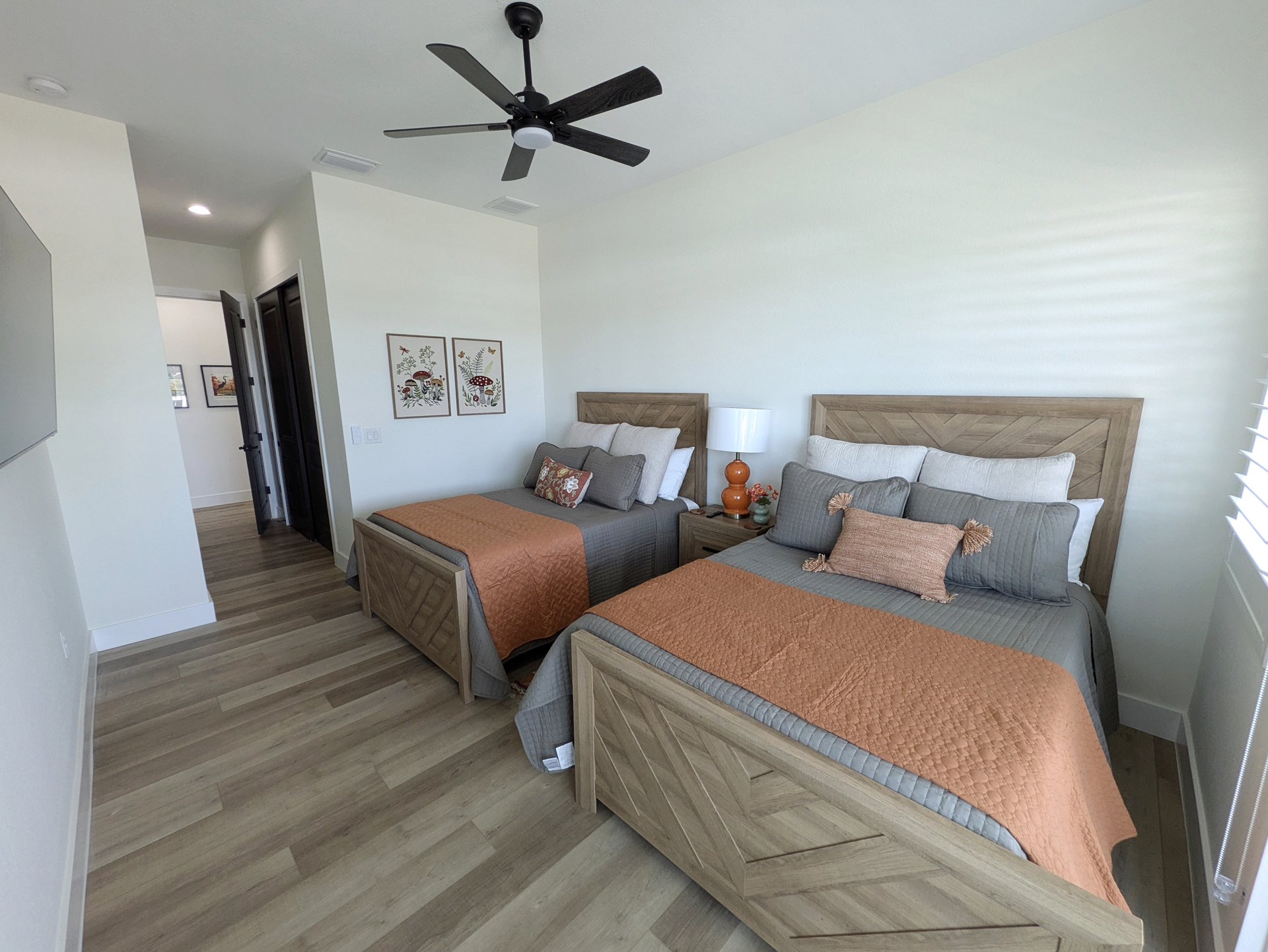 Second fl bedroom1 01