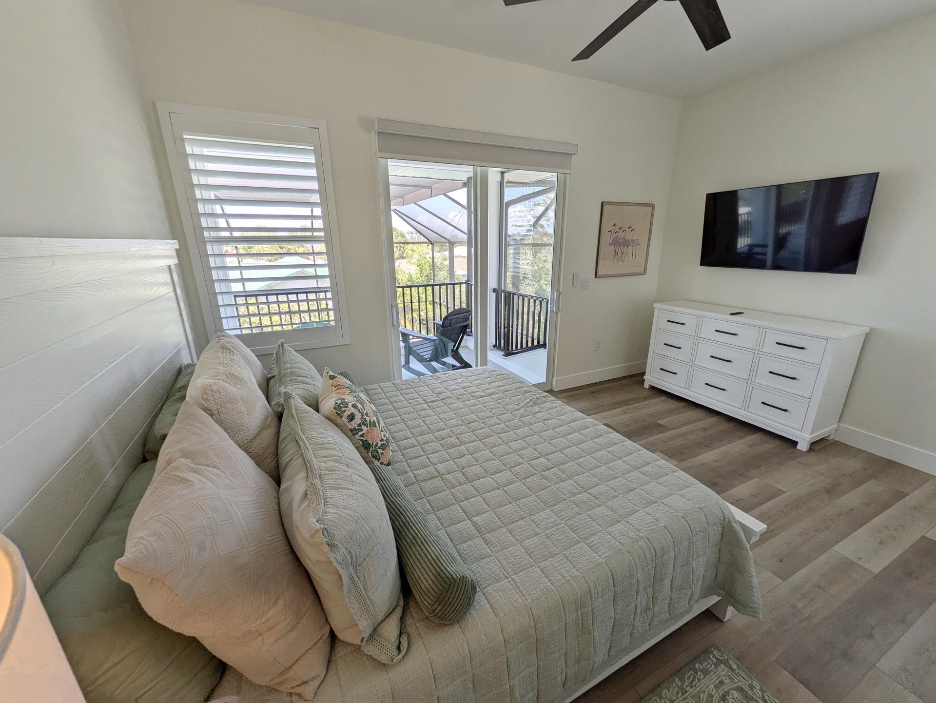 Second fl bedroom4 01